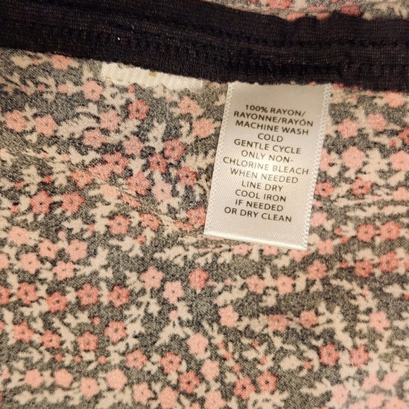 LOFT Women's Sleep Shorts - Picture 5 of 5